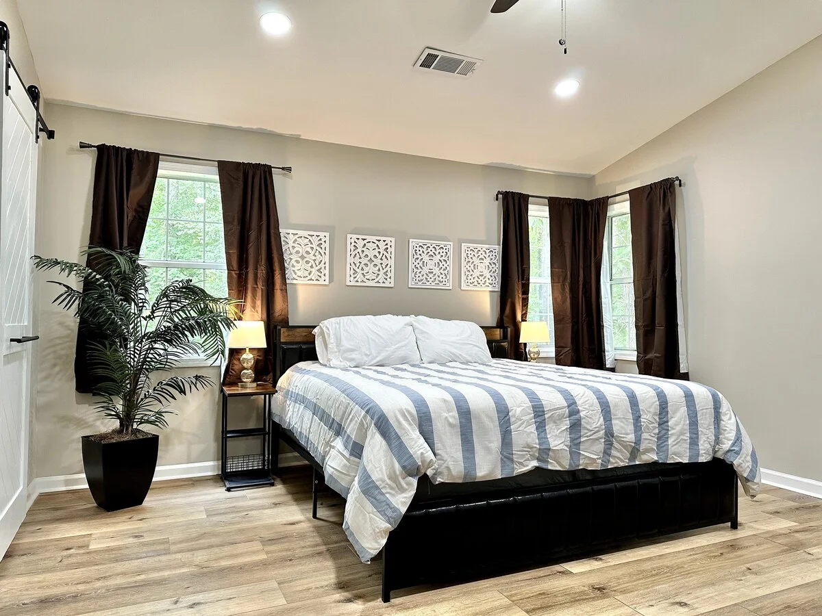 Home in Woodstock · 4.77 · 3 bedrooms · 9 beds · 2 baths