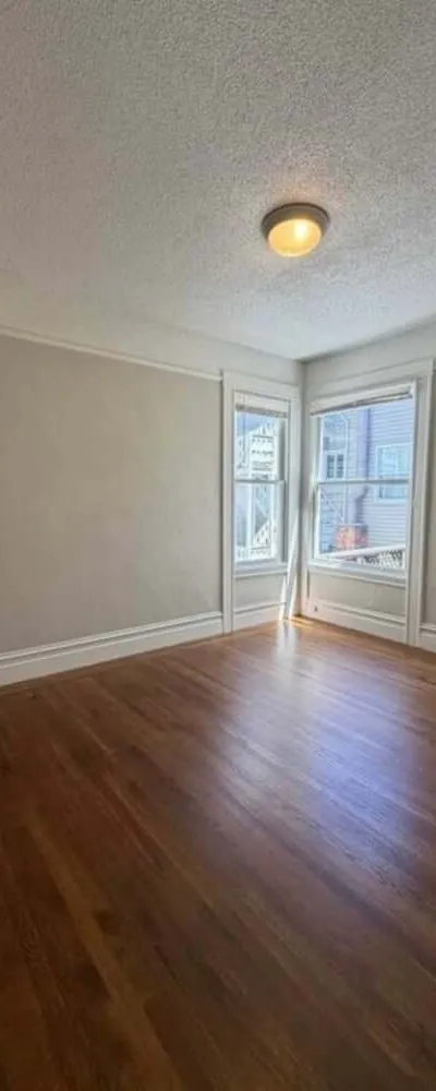 Master Bedroom Near Alta Plaza Park