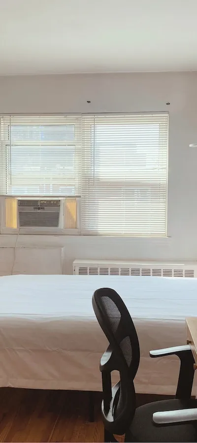 Private Room in Woodside!