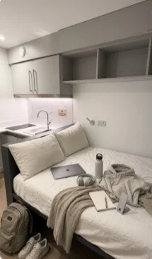 Gold Studio with Garden View for Sublet in Paddington, London | Private Kitchen & Bathroom