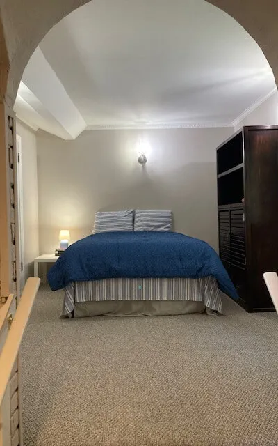 Renovated, quiet apartment close to transit in great neighborhood