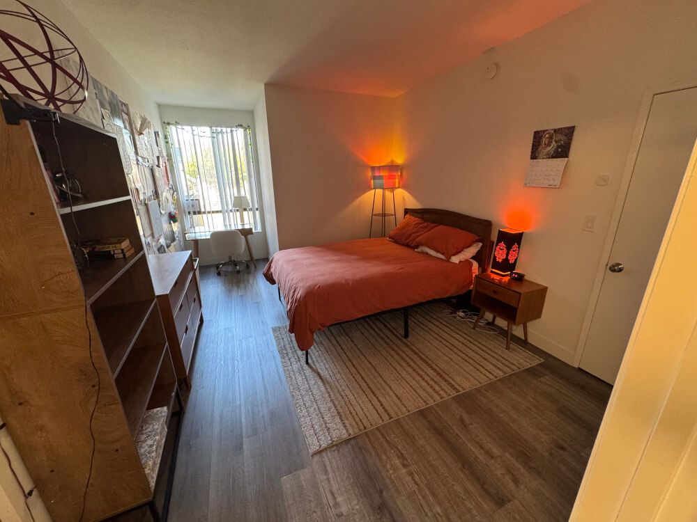 Beautiful spacious room in central Hollywood