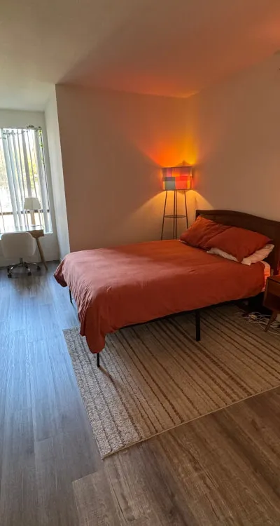 Beautiful spacious room in central Hollywood