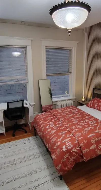 3 bed Deluxe Plus Room at Downtown Seattle