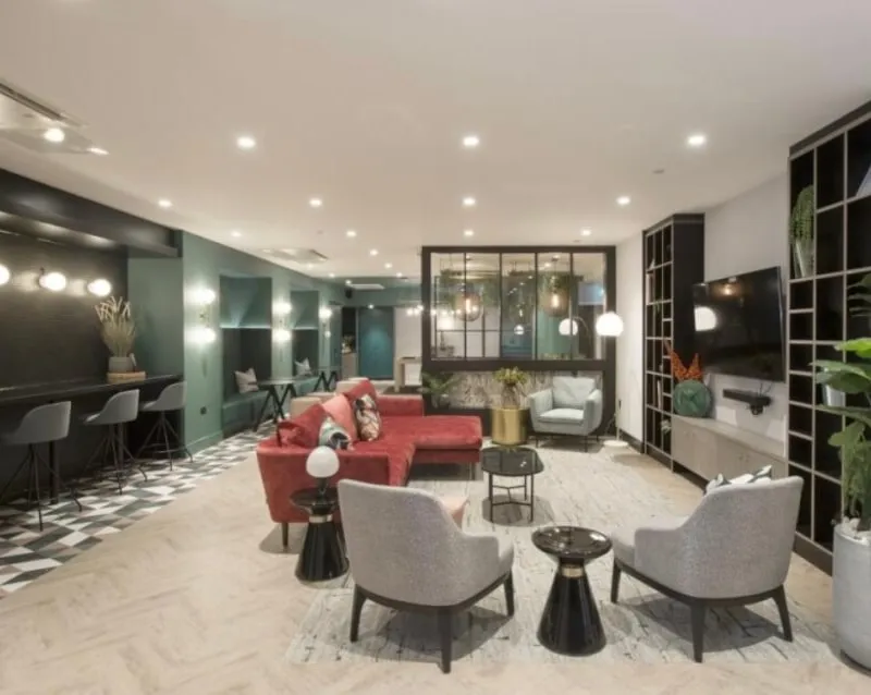 Roommate wanted in Stunning Colindale Complex