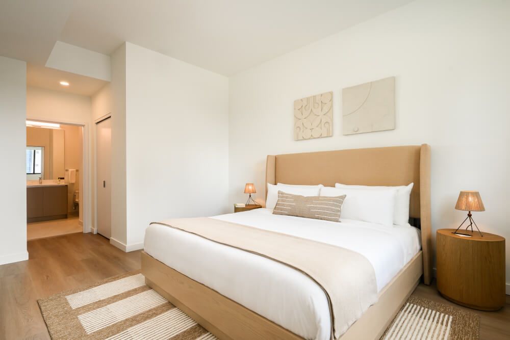 2 Bedroom Suite w/ Balcony