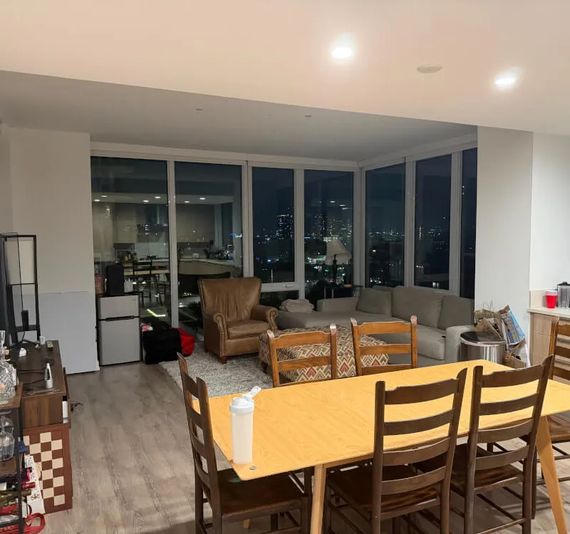 Modern Room in Old Town - Incentive!