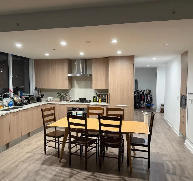 Modern Room in Old Town - Incentive!
