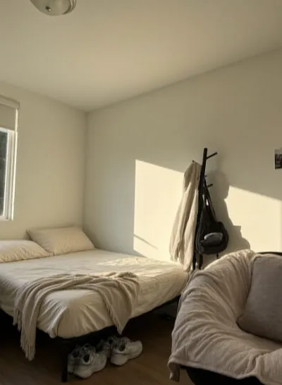 UCLA Area Private Suite for Female Tenant | 3B3B Apartment | In-Unit Laundry