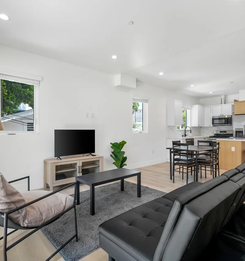 Private room in Central LA