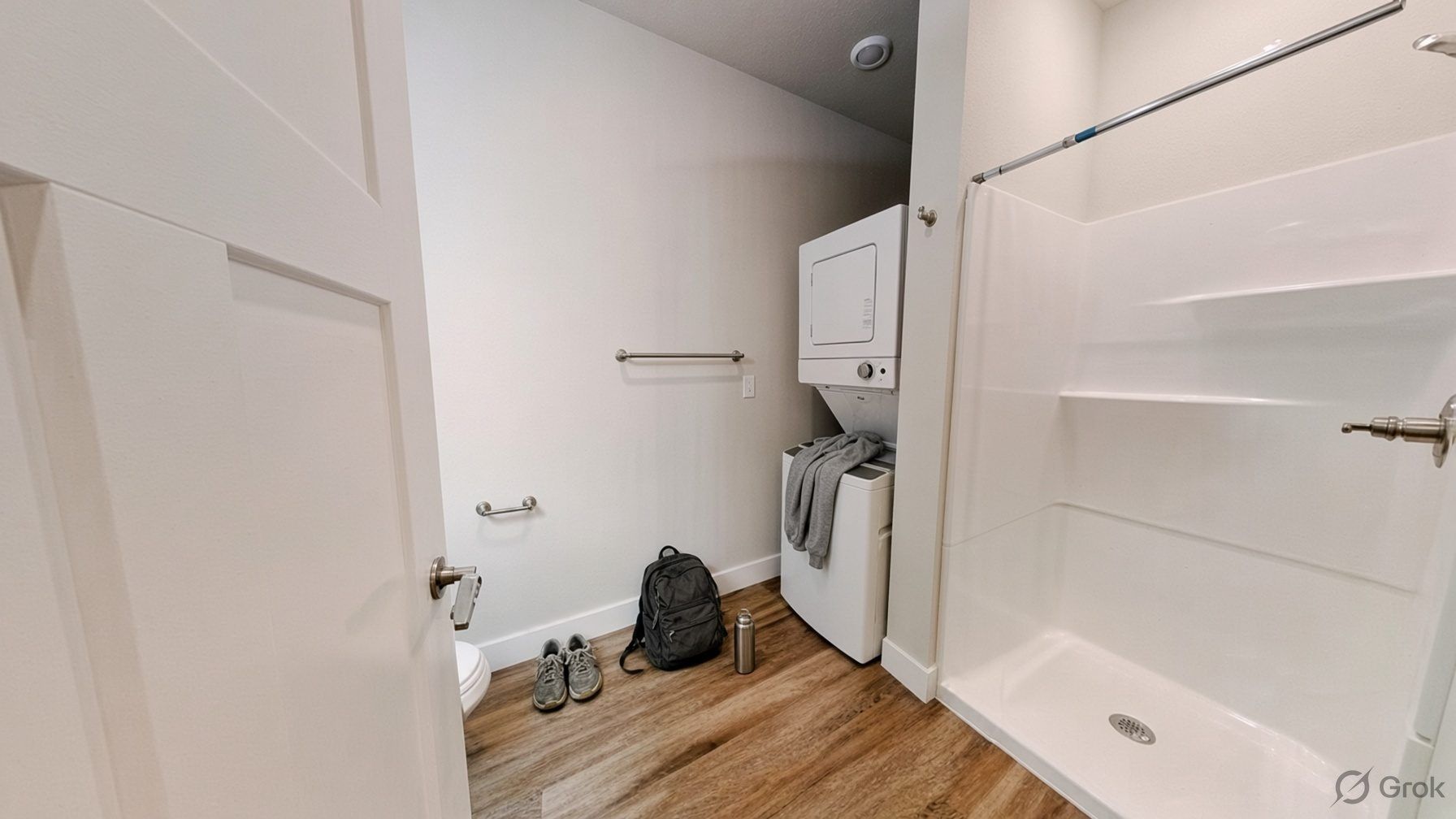 UIUC Campus Private Studio Sublet | 103 E Healey St | In-Unit Laundry & Gym | Fully Furnished & Supplies Included