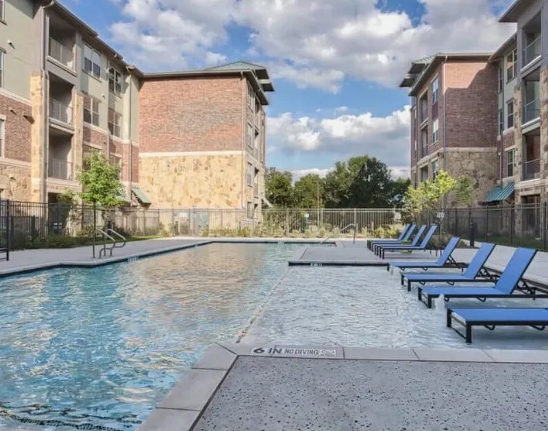 DFW Area 1B1B | 15 Min to DFW Airport | Garage Parking | Large Patio