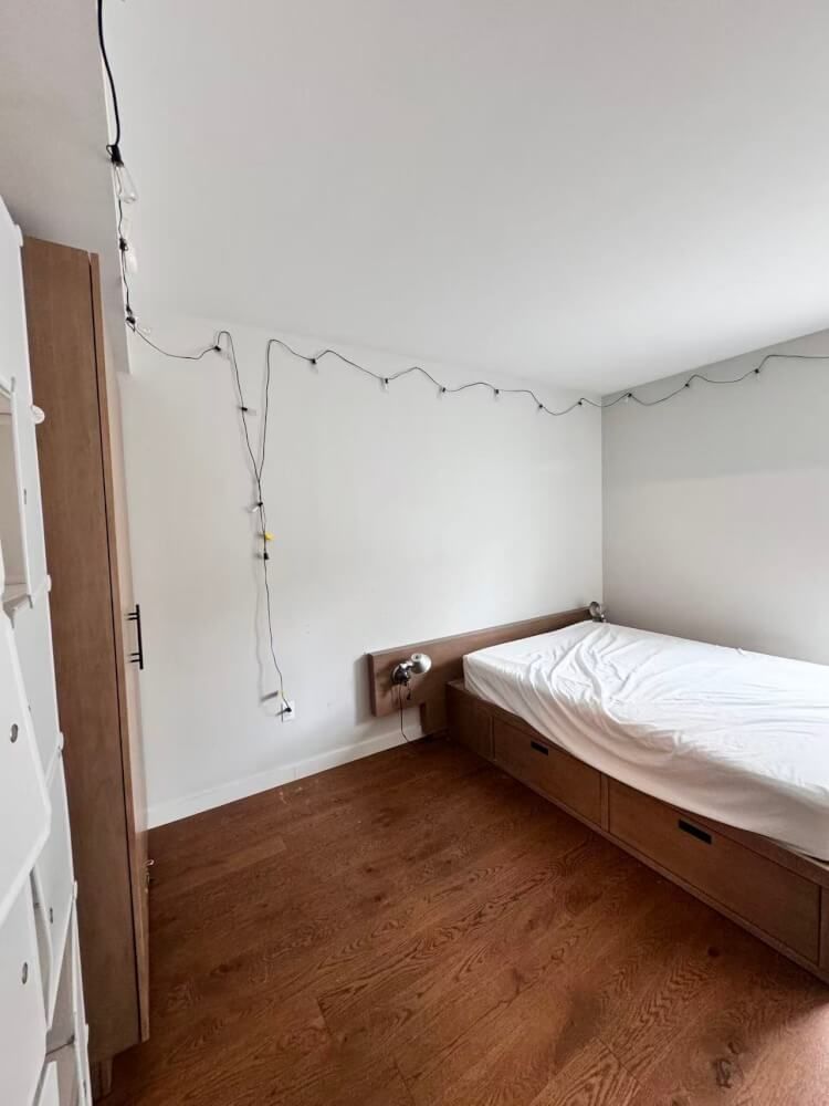 Sunny Private Room + Private Balcony & Living Room | Boutique LIC Building, Steps to Subway