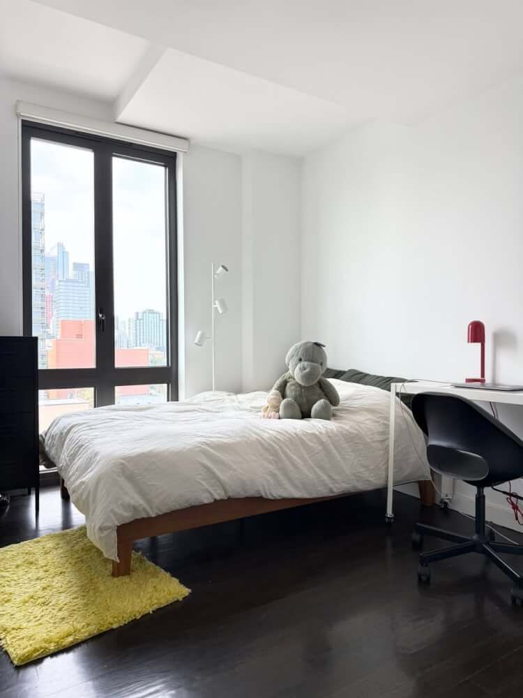 Private Room in Long Island City Near Transit