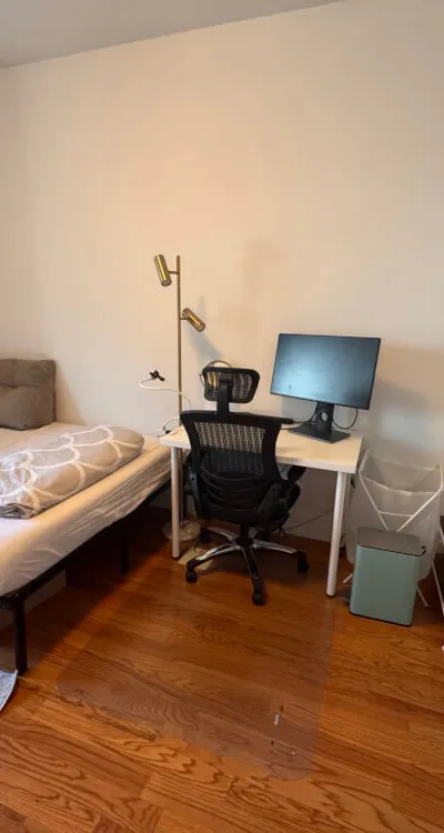 Cozy bedroom in downtown Jersey city