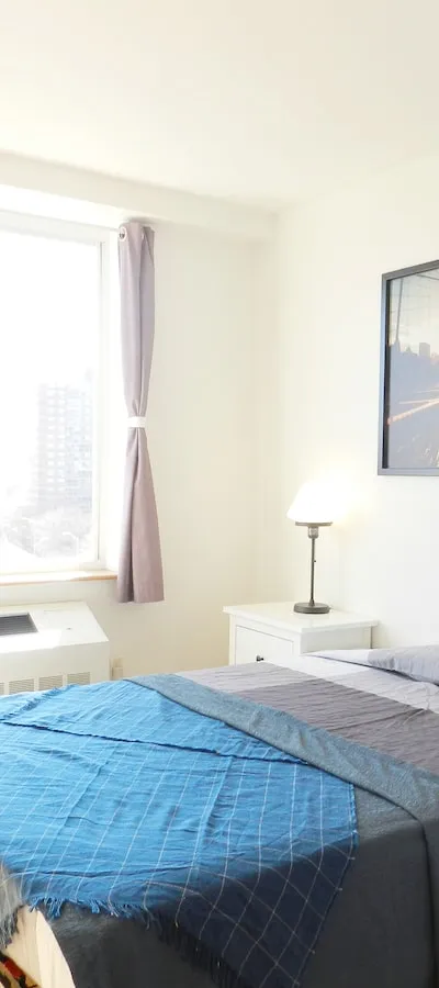 Large Room in Woodside Queens