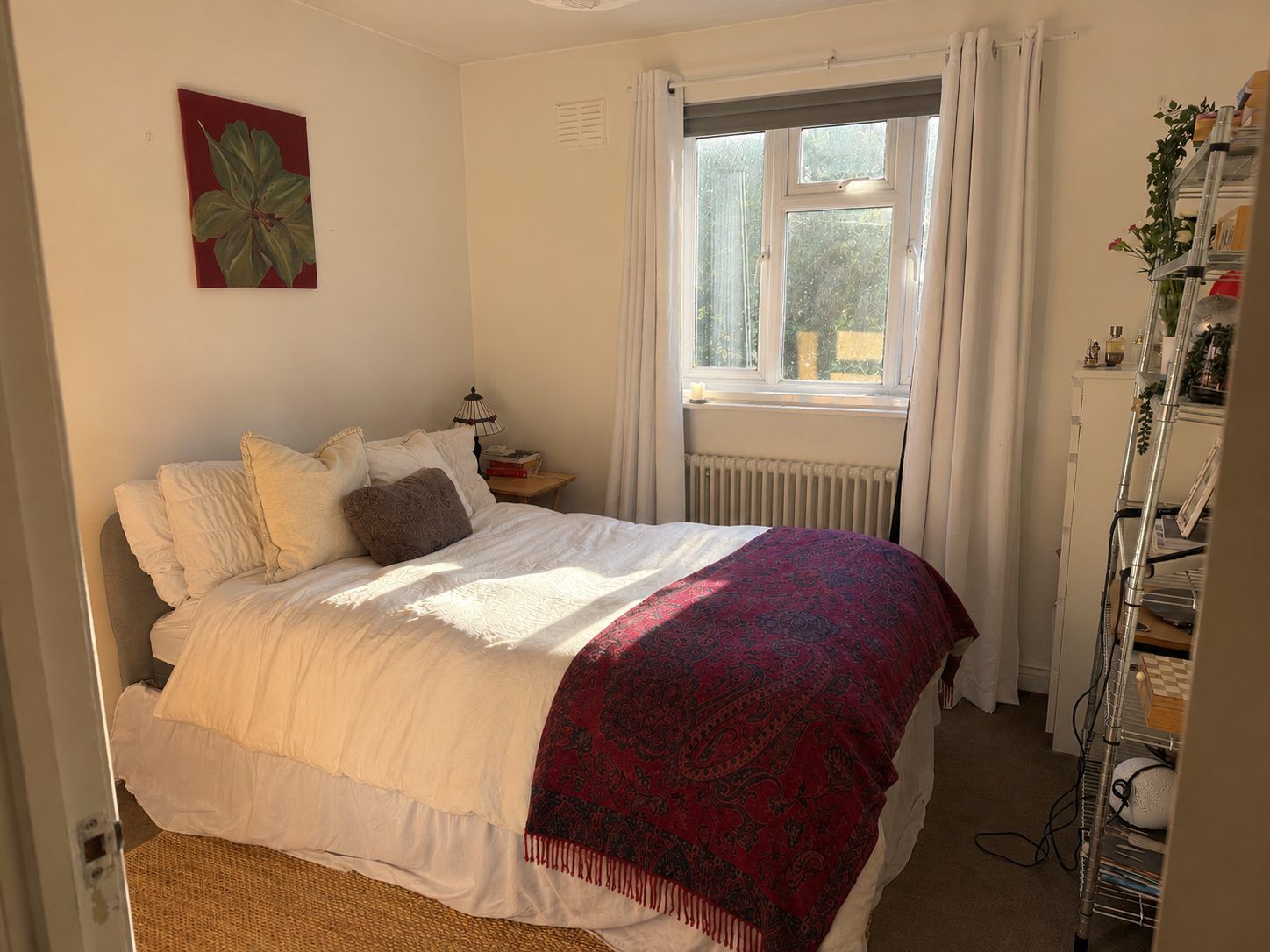 Bright airy room in Putney