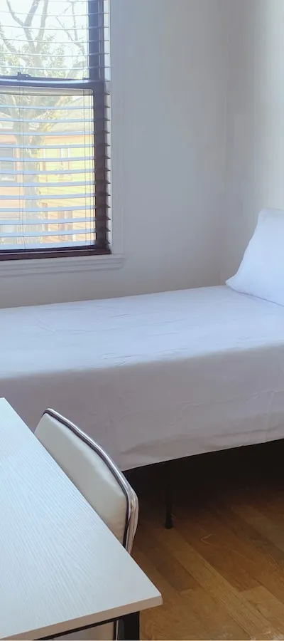 Private room in Woodside!