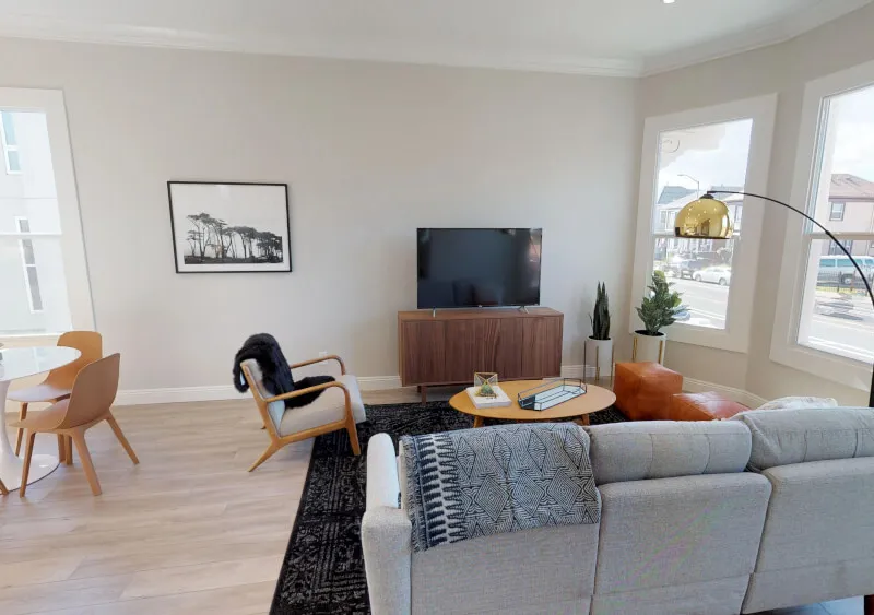 Looking for the Right Housemate!