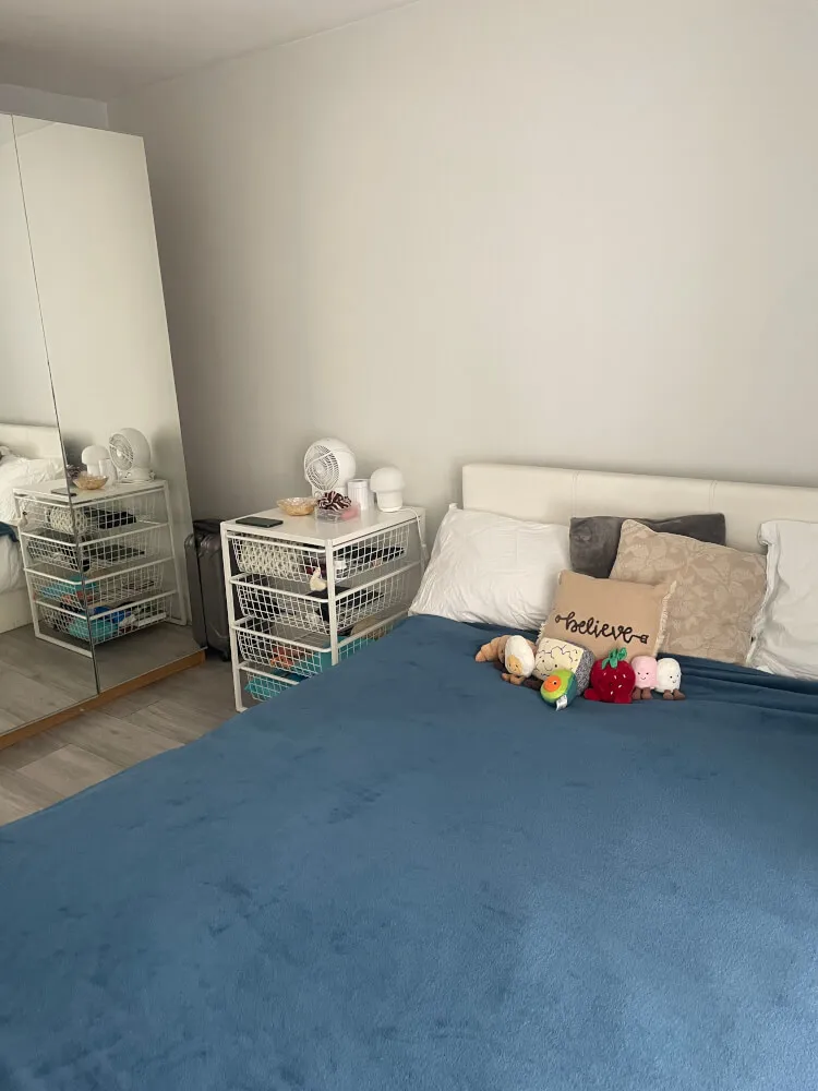 Large Room Available in Notting Hill