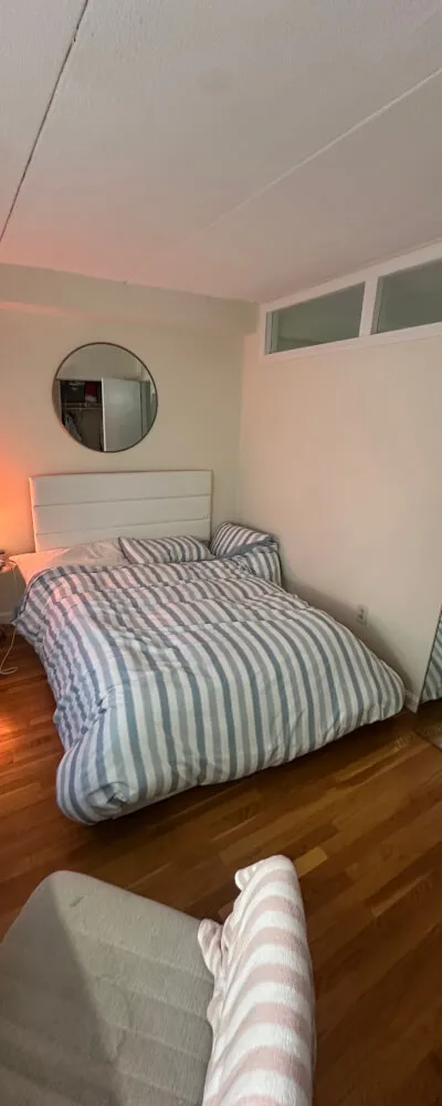 Private Room in Douglass Park Apartment