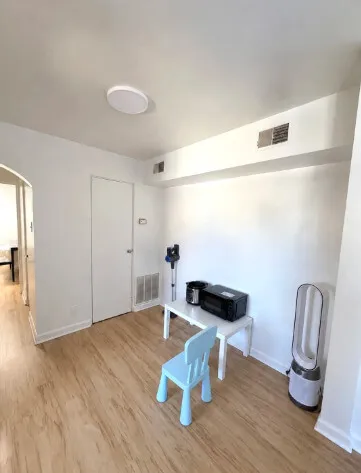 Squirrel Hill 1B1B | Bright & Comfortable | Near CMU | Furnished Options