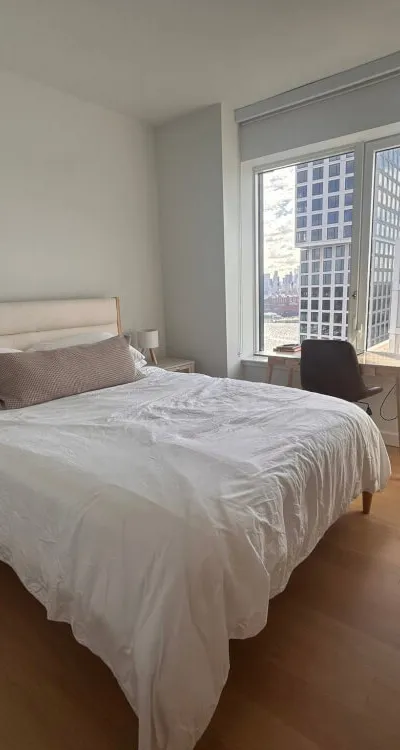 Corner 2BR Waterfront Apartment in Greenpoint