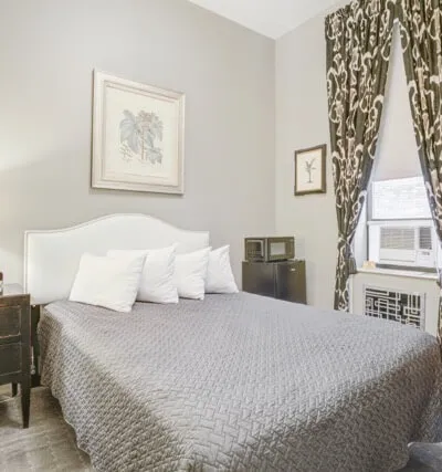 Studio/ 1 Bath / Midtown East / Basic