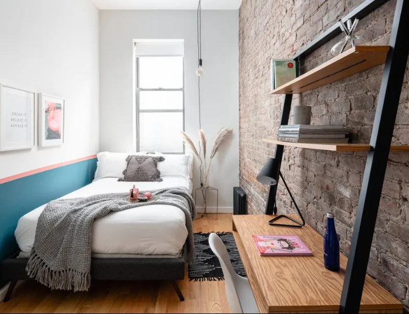 Furnished private room in a Harlem townhouse apartment