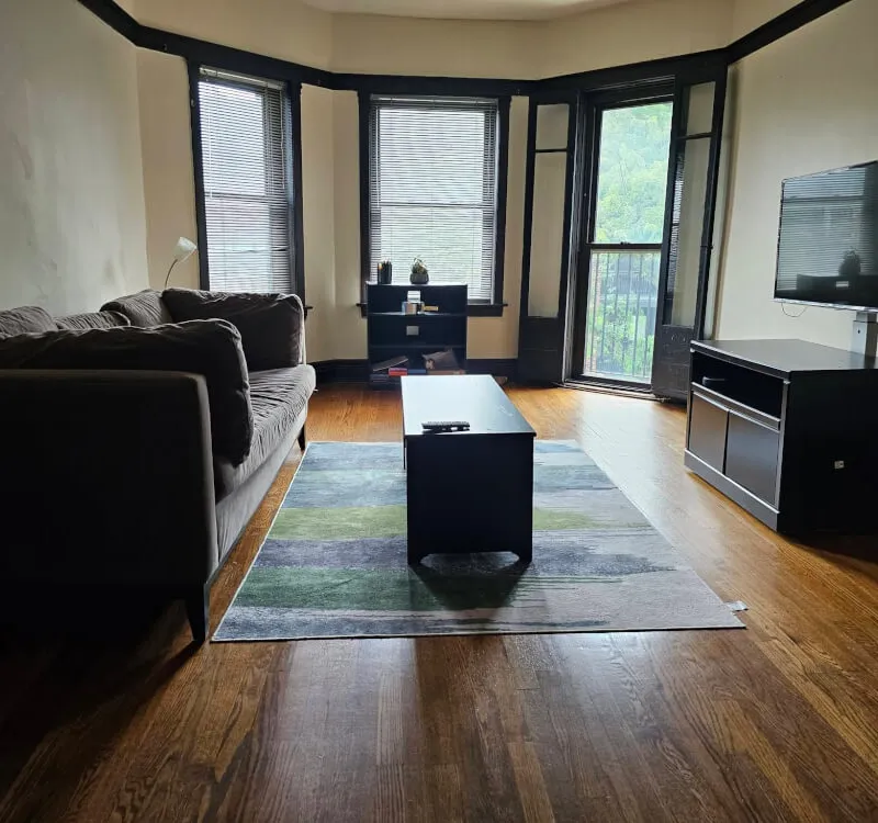 Looking for roommate to share 3bedroom 1.5 bathroom Apartment