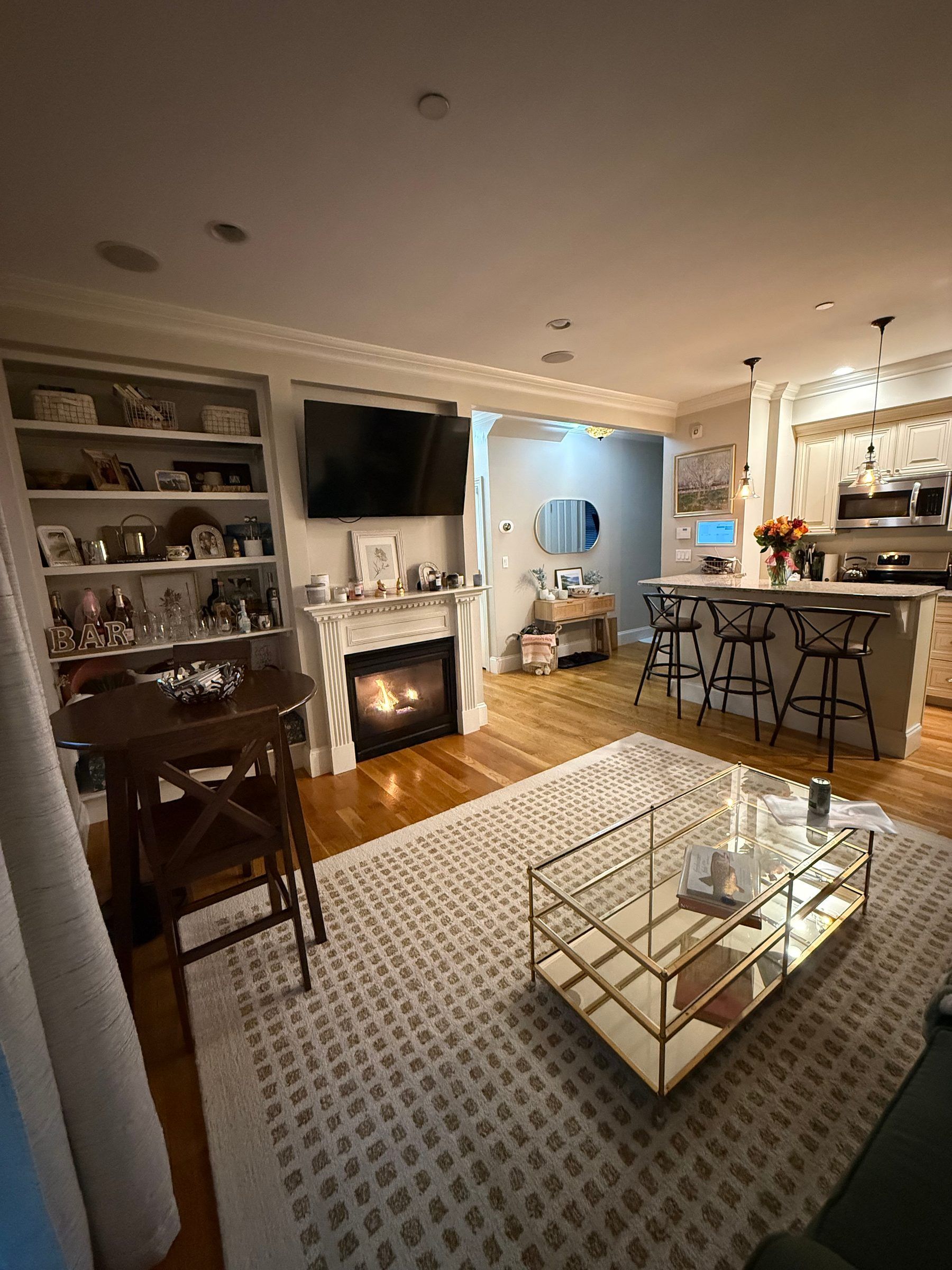 2bd/1bth with parking and private yard in Southie