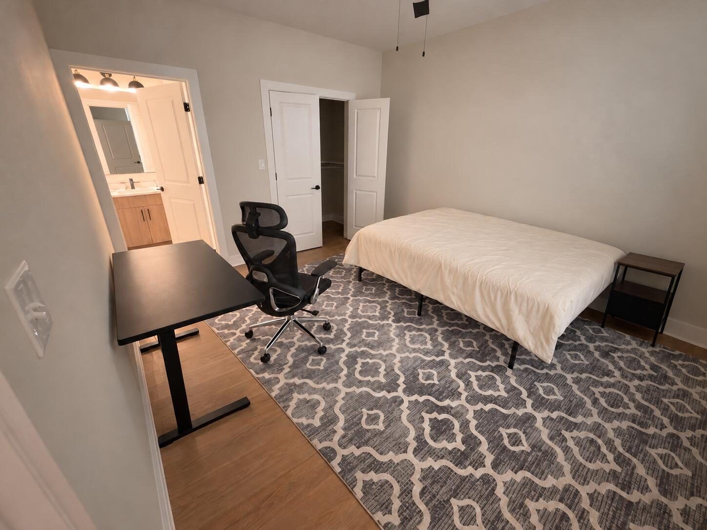 Furnished Master Bedroom with Private Bathroom Near Emory University