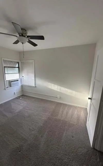 Cozy Room in Glendale Available now!