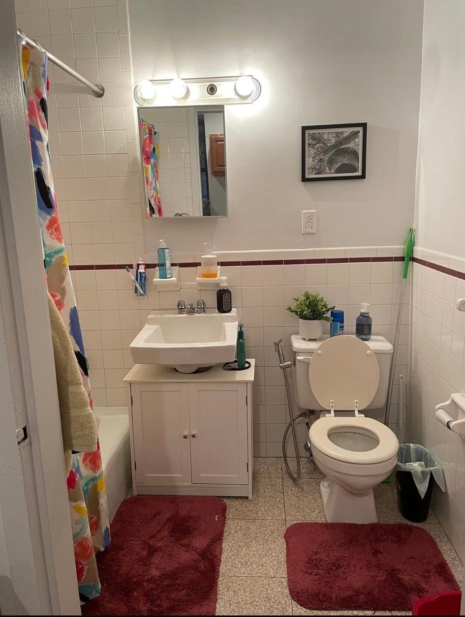 Private bedroom close to Columbia