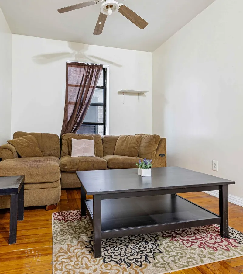 Stylish Private Room in Eastern Parkway