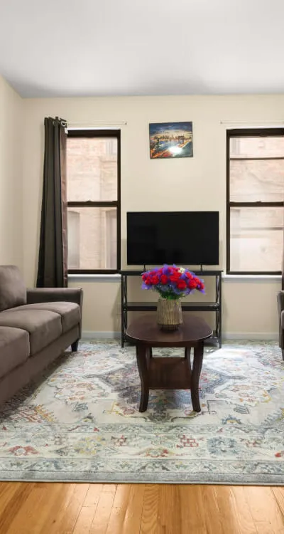 Prime 1BR Apartment on 40th St, Sunnyside – Steps from Subway
