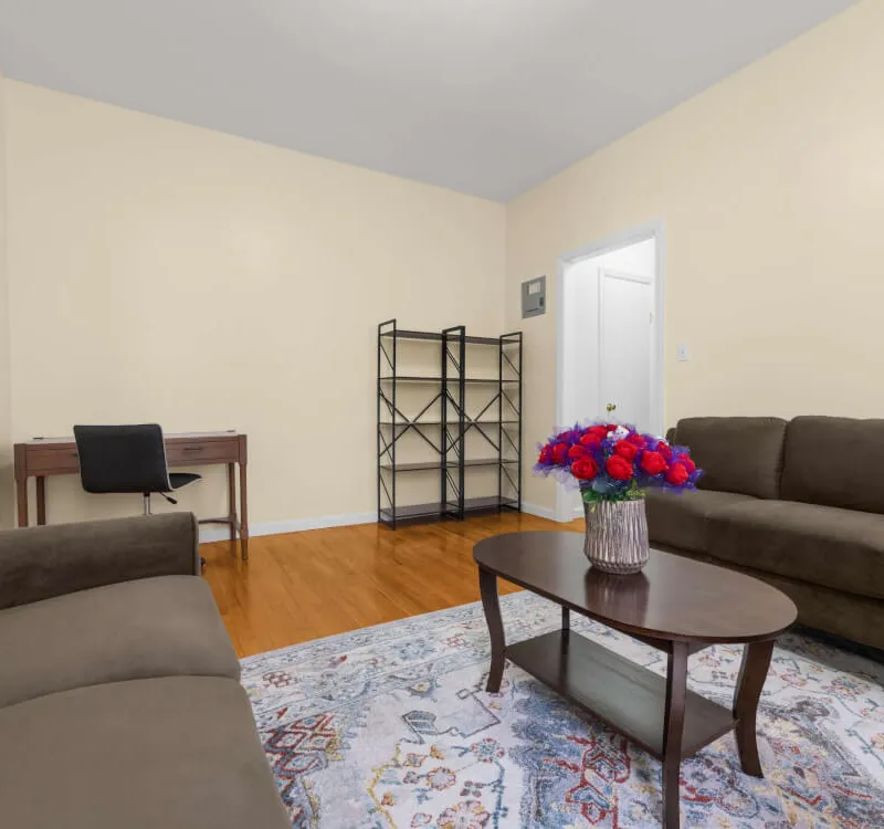Prime 1BR Apartment on 40th St, Sunnyside – Steps from Subway