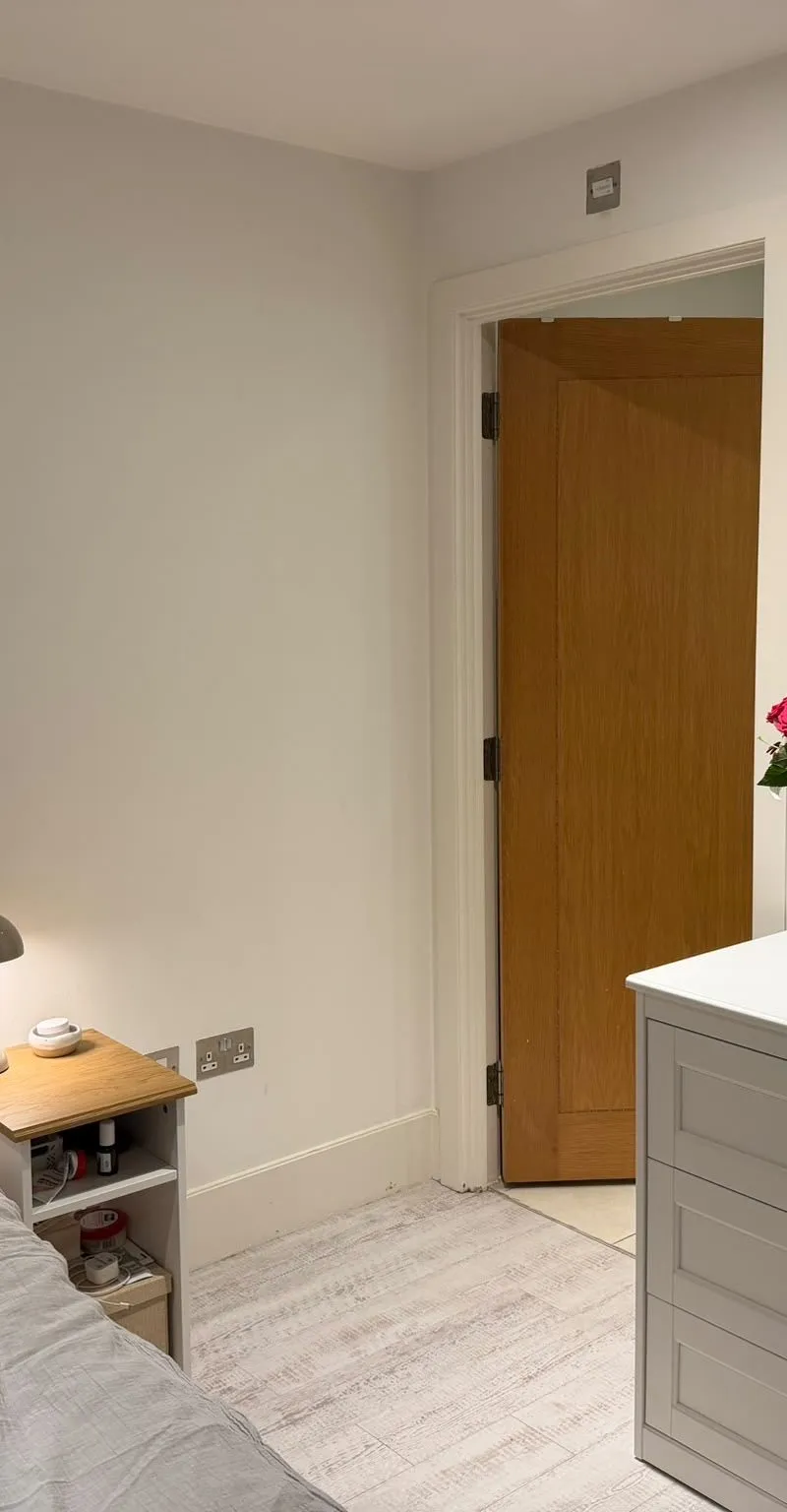 Furnished en-suite in river view apartment