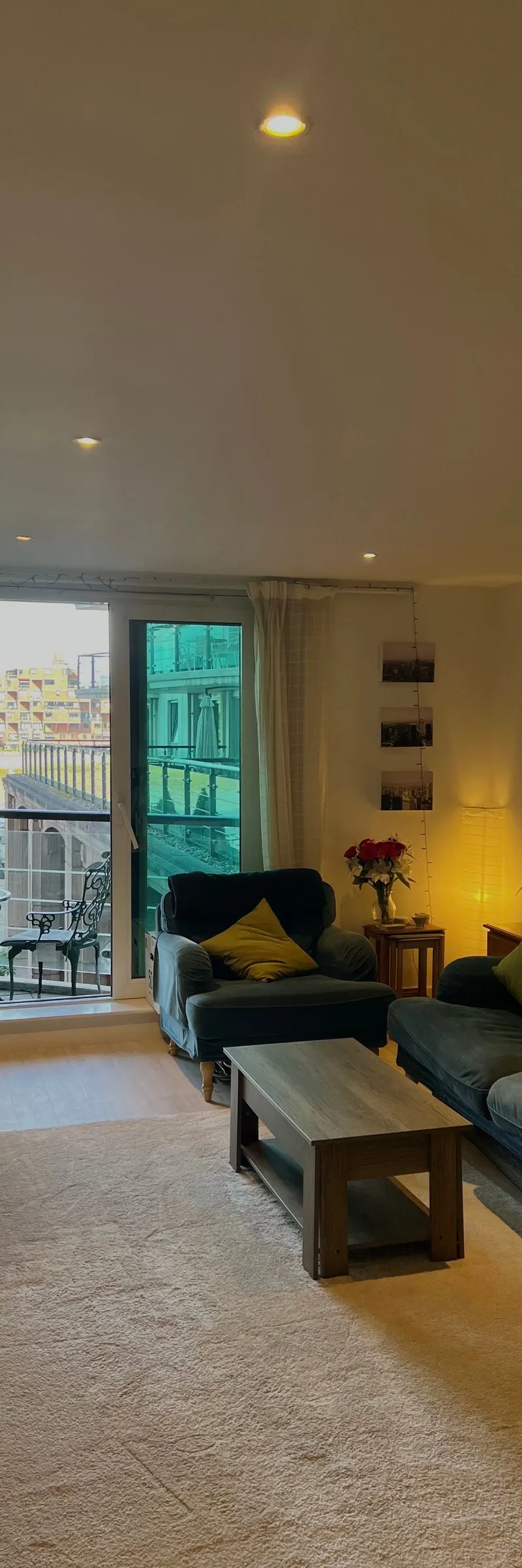 Furnished en-suite in river view apartment